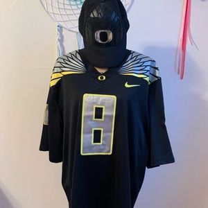 Men’s Nike Oregon Ducks Jersey w/ matching hat
